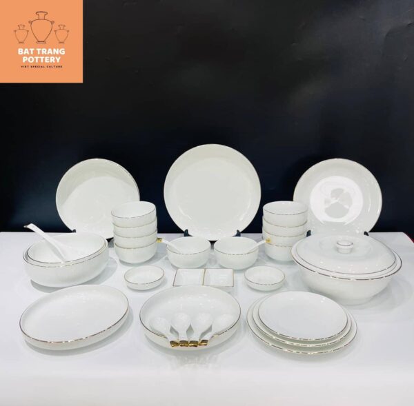 BỘ BÁT ĐĨA TRẮNG CHỈ VÀNG 31 MÓN