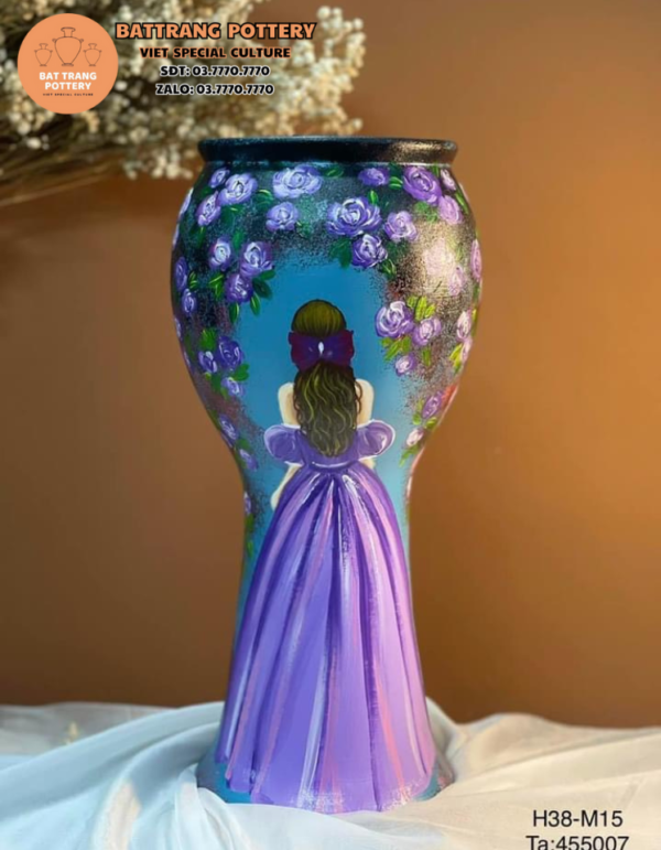 MẪU CÔ GÁI 4