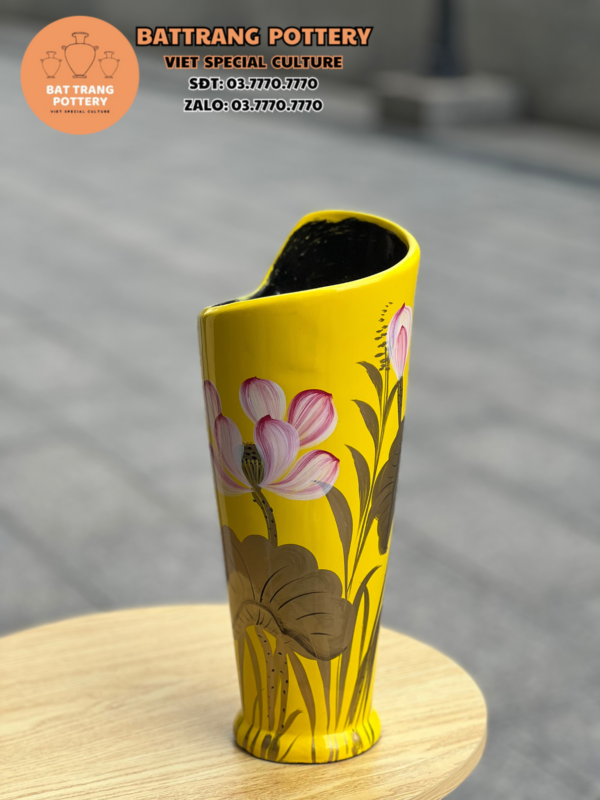 BÌNH VẼ HOA SƠN MÀI VÀNG