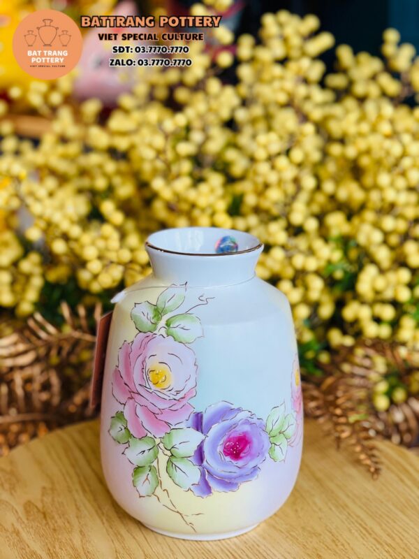 Bình Hoa Vẽ Hoa Hồng Leo