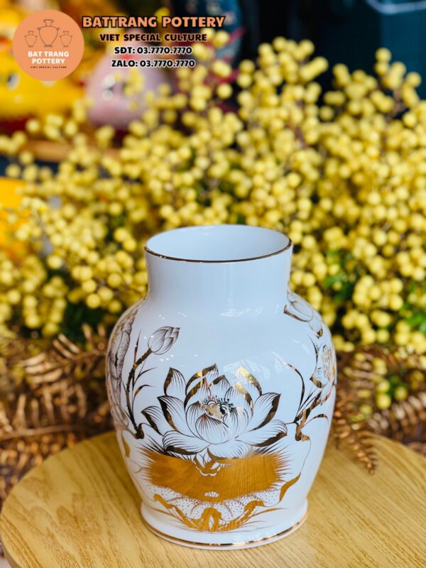 Bình Hoa Vẽ Vàng Hoa Sen