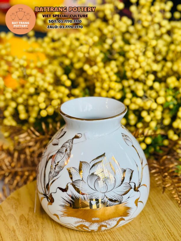 Giỏ Hoa Vẽ Vàng Hoa Sen
